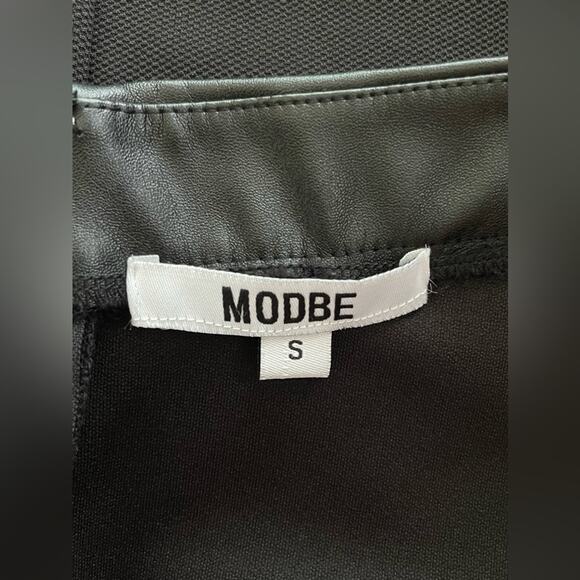 MODBE Black Mini Skirt Leather Trim Size Small - Picture 3 of 4